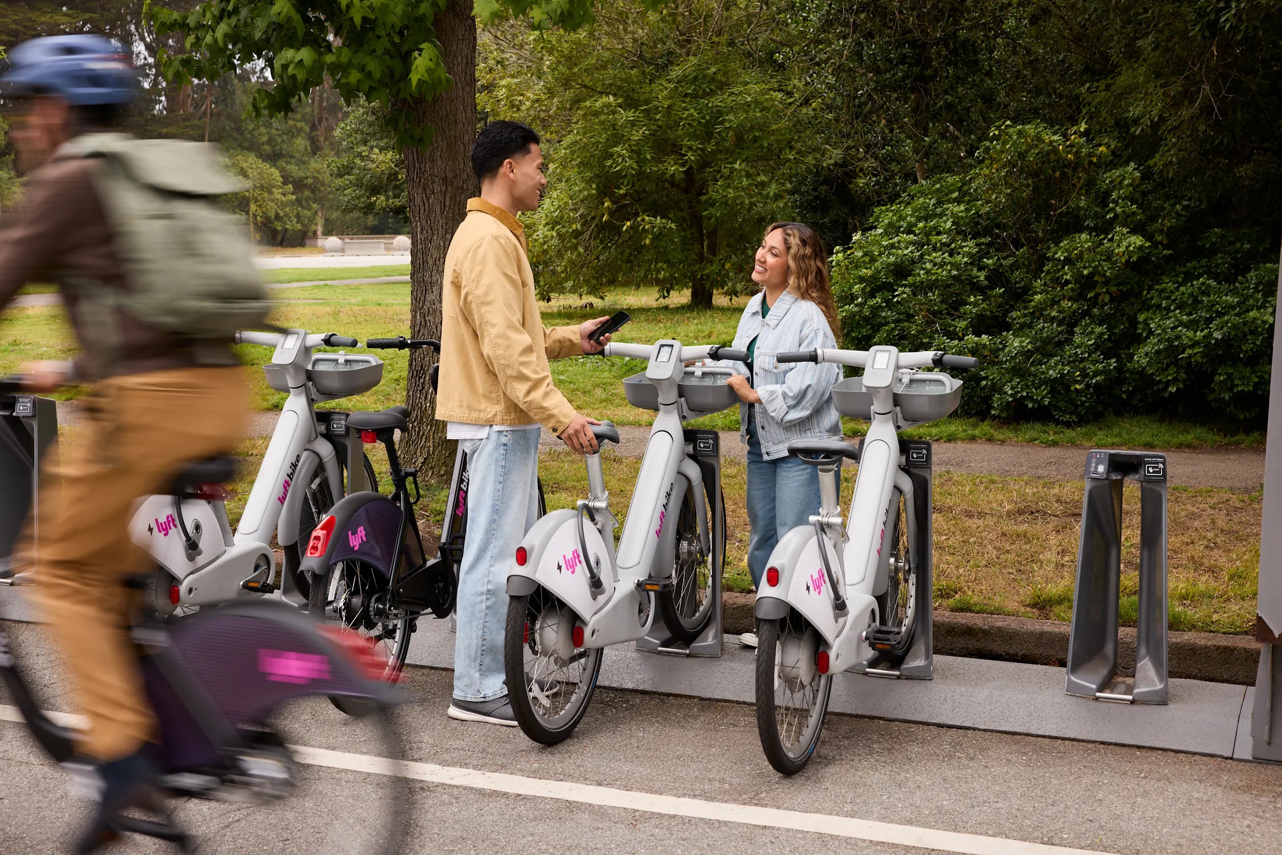 LUS_SFO_Lyft-Bike_Station_4695__2_.jpeg